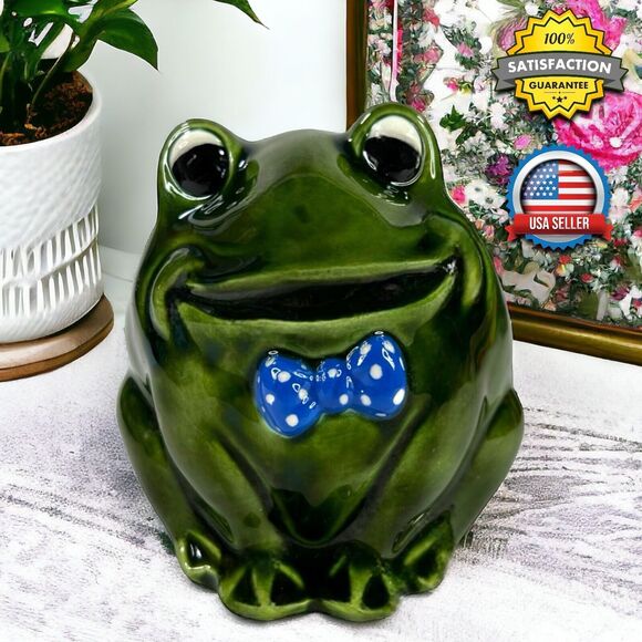 VTG Frog w Bowtie Ceramic Figurine Decor Anthropomorphic ARTIST SIGNED 4.5" EUC - Picture 1 of 16